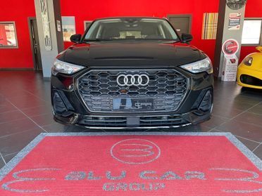 AUDI Q3 SPTB 35 2.0Tdi IDENTITY BLACK S-TRONIC
