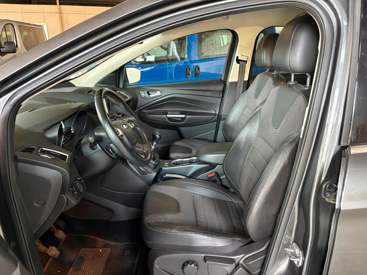 Ford Kuga 2.0 TDCI 150 CV 4WD 4x4 Cambio MANUALE