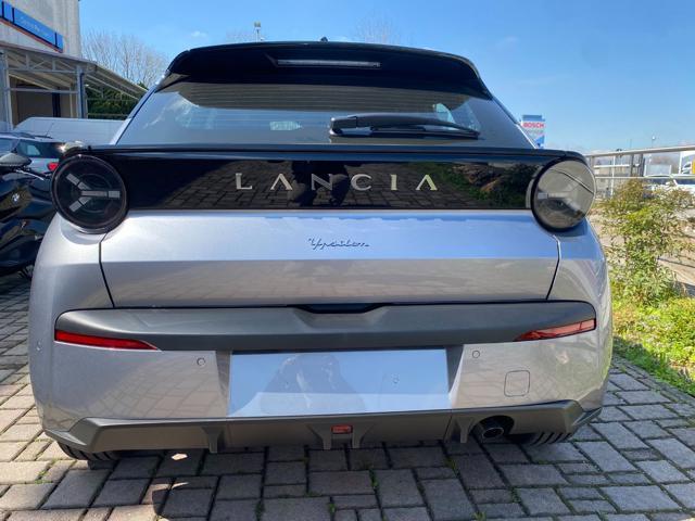 LANCIA Ypsilon Hybrid e-DCT