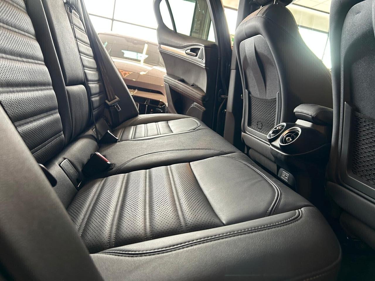 Alfa Romeo Stelvio VELOCE 2.2 Turbodiesel AT8 Q4 SPOTICAR