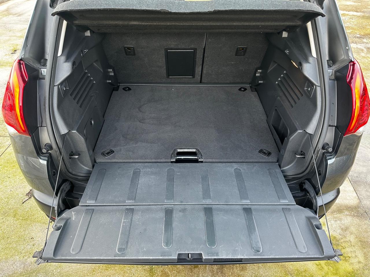 Peugeot 3008 1.6 HDi 115CV Business MY 2014