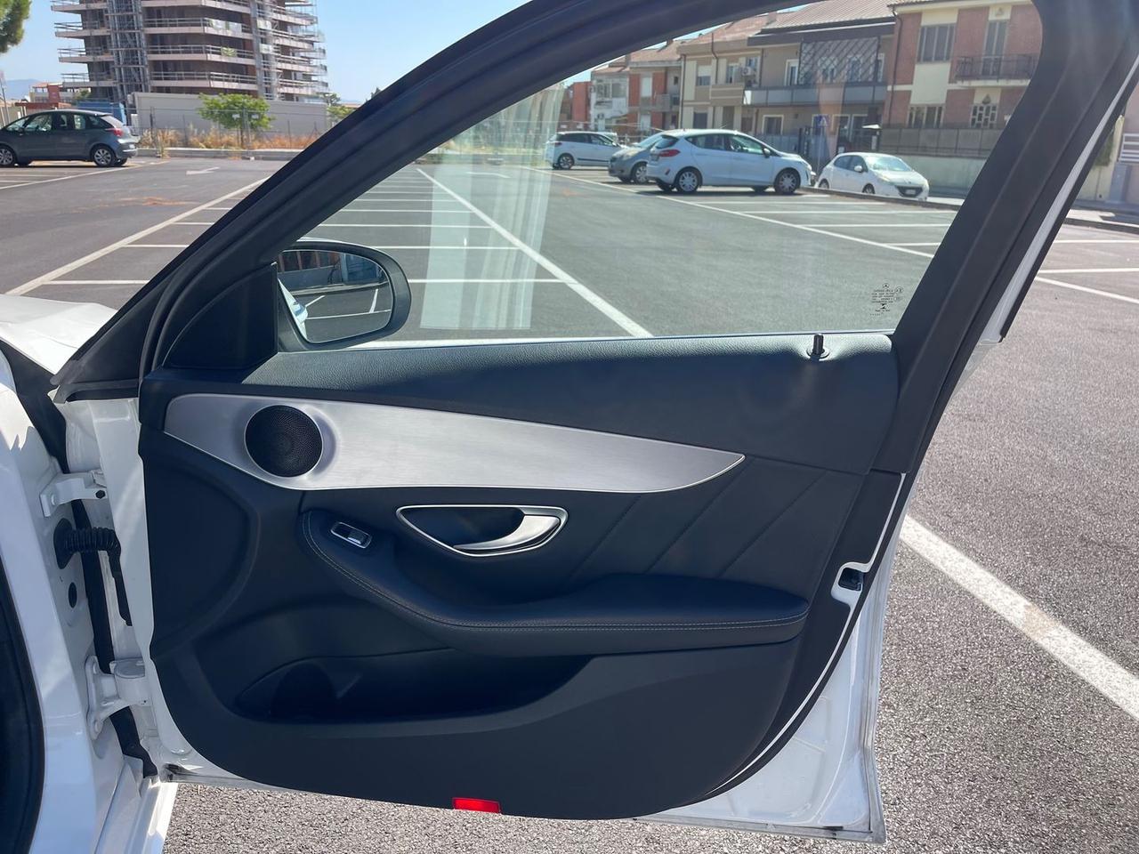 Mercedes-Benz C 220 D Premium #12031