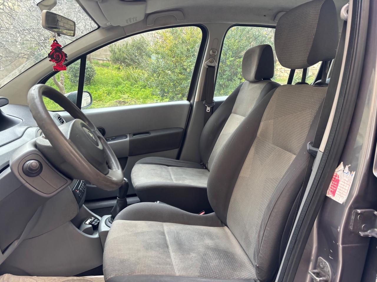 Renault Modus 1.5 dCi 70CV Saint Tropez