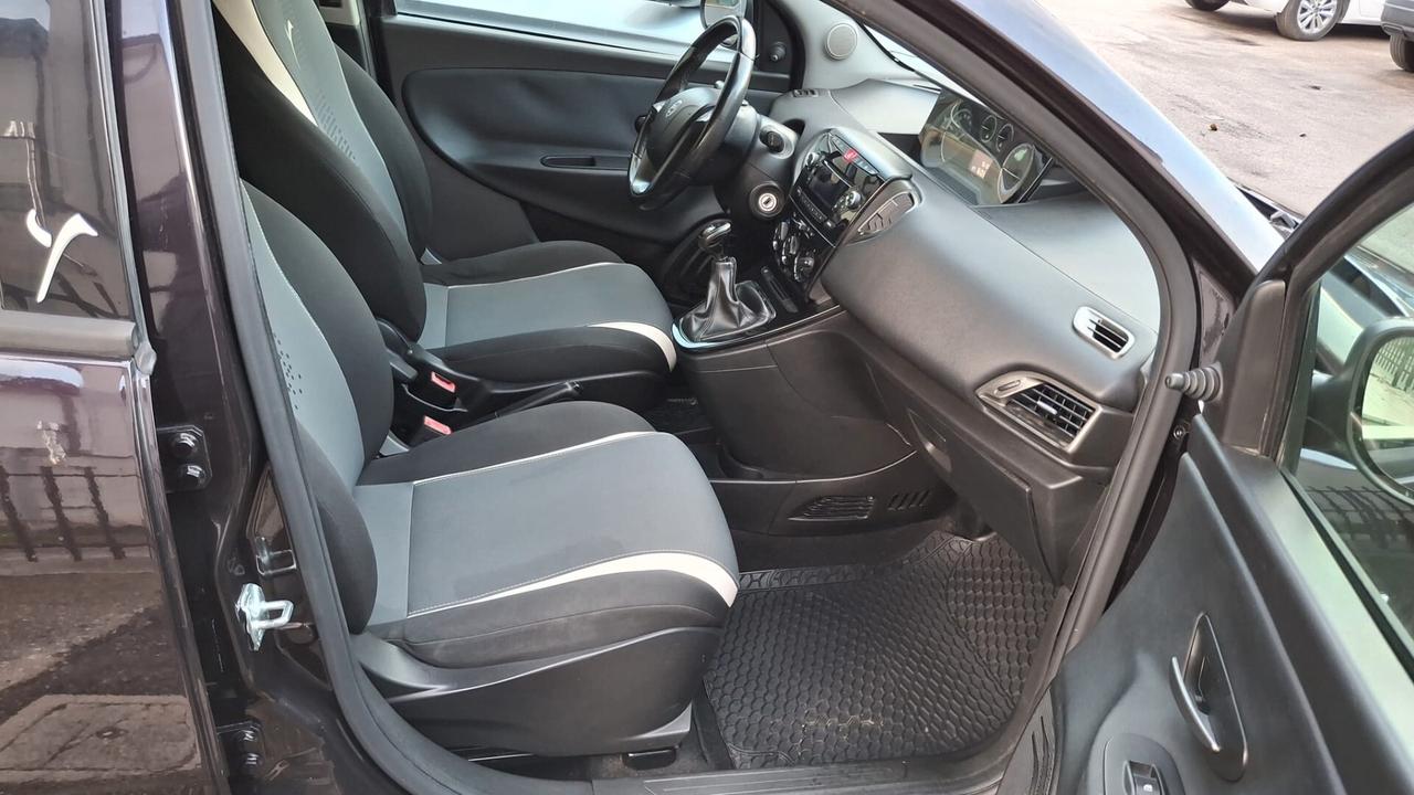 Lancia Ypsilon 1.3 MJT 16V 95 CV 5 porte S&S Elefantino