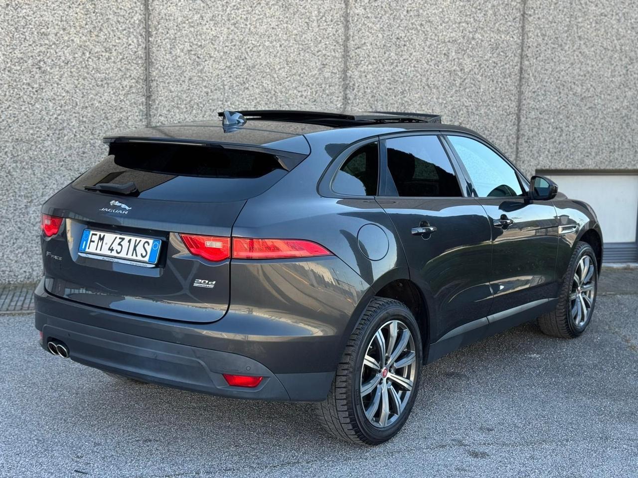 Jaguar F-Pace 2.0 D 180 CV AWD Motore da Controllare