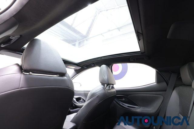 TOYOTA Yaris 1.5 HYBRID 5 PORTE LOUNGE FARI LED TETTO PANORAMA
