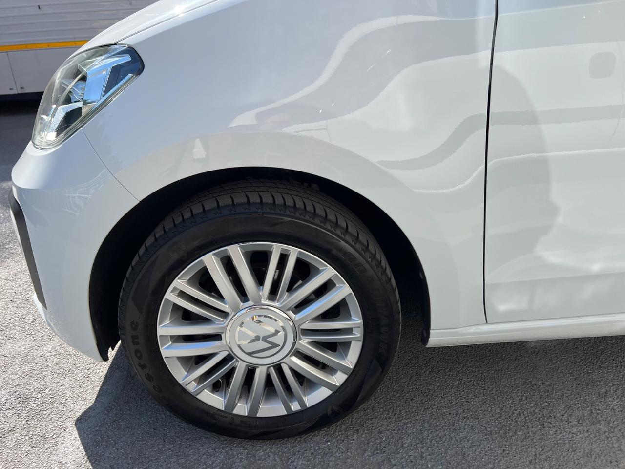 Volkswagen up! 1.0 5p. EVO beats BlueMotion Technology