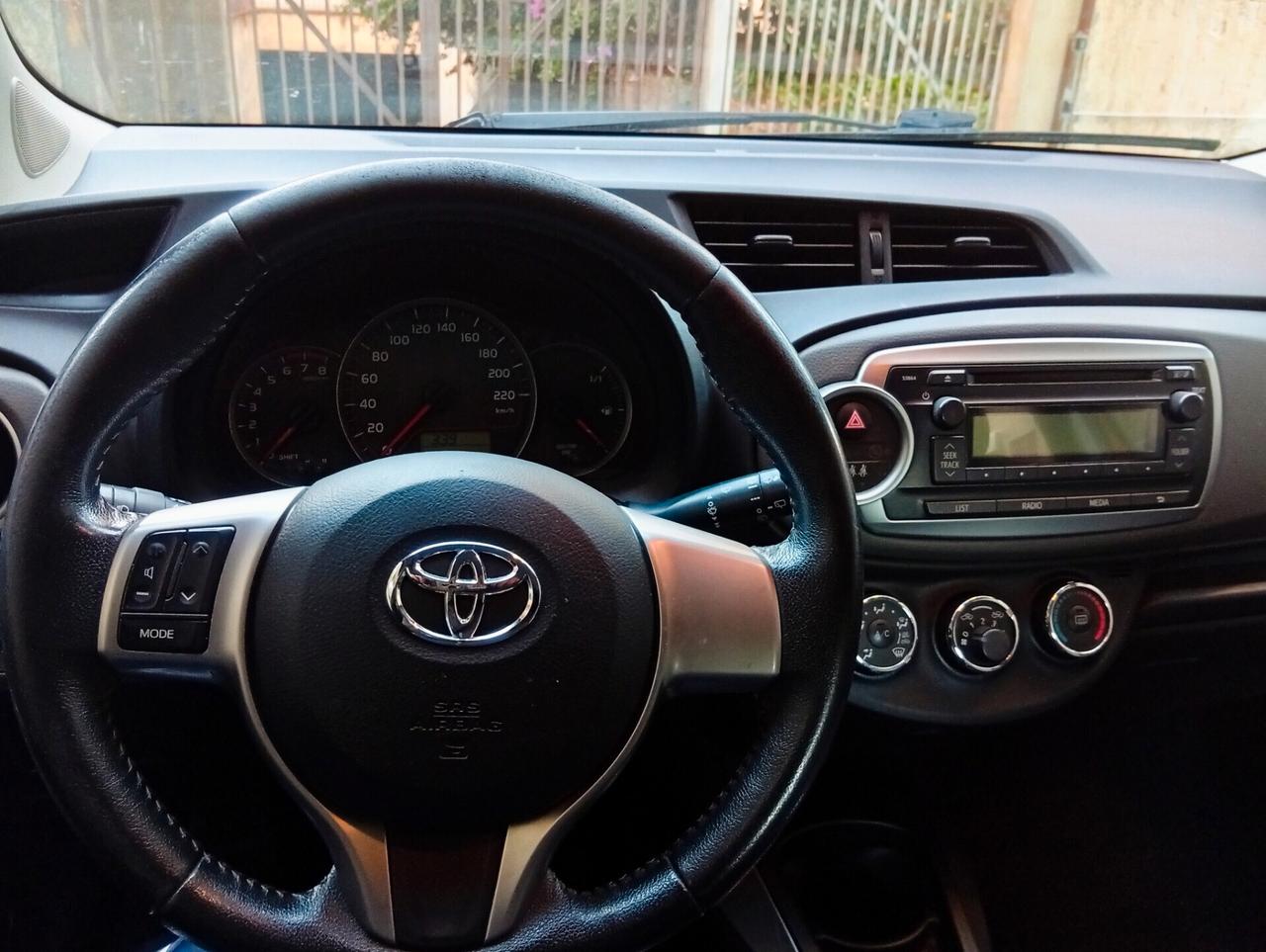 Toyota Yaris 1.0 5 porte Lounge