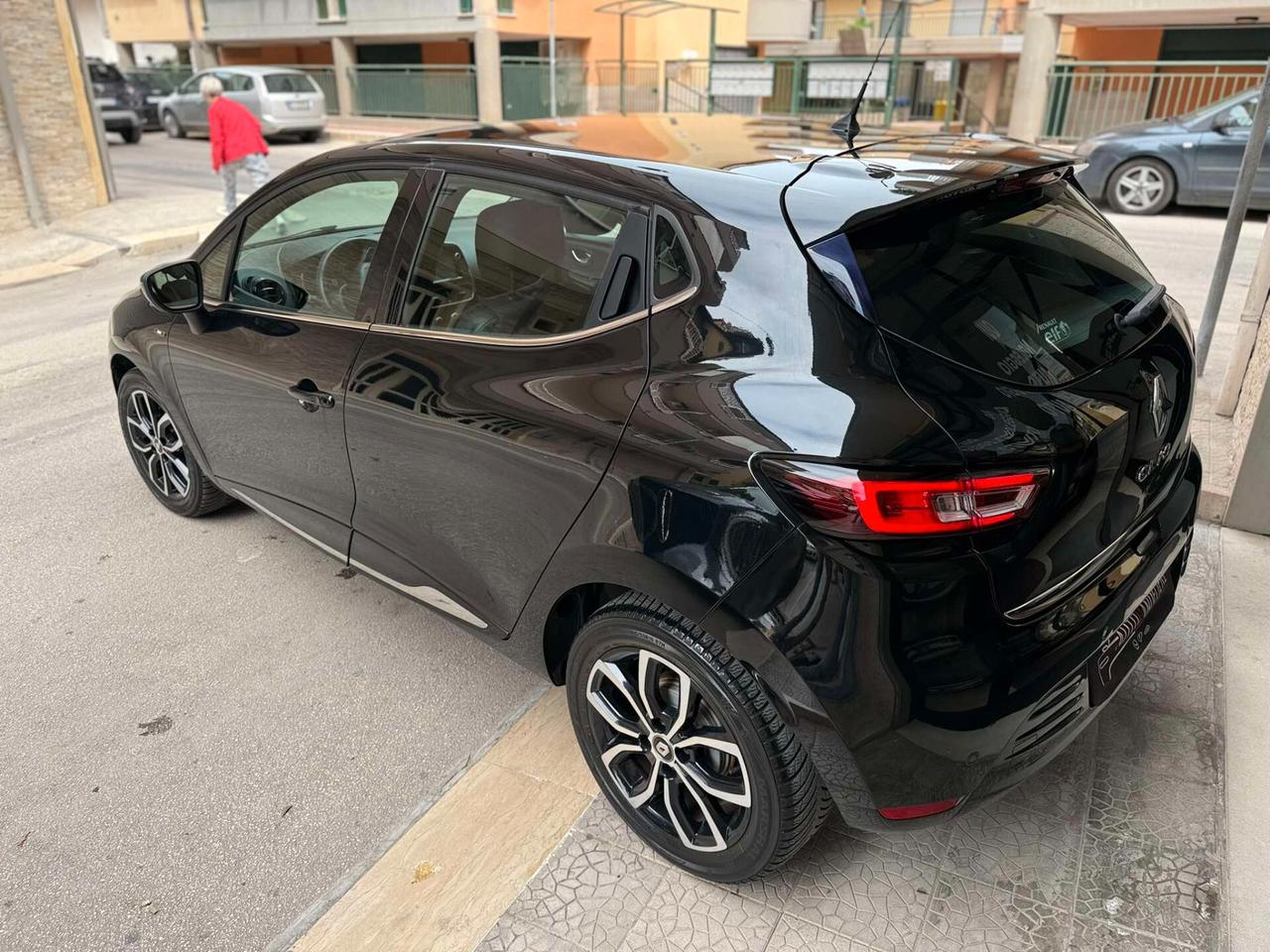 Renault Clio dCi 8V 90 CV 5 porte Moschino Intens/FULL LED/PELLE/CAMERA