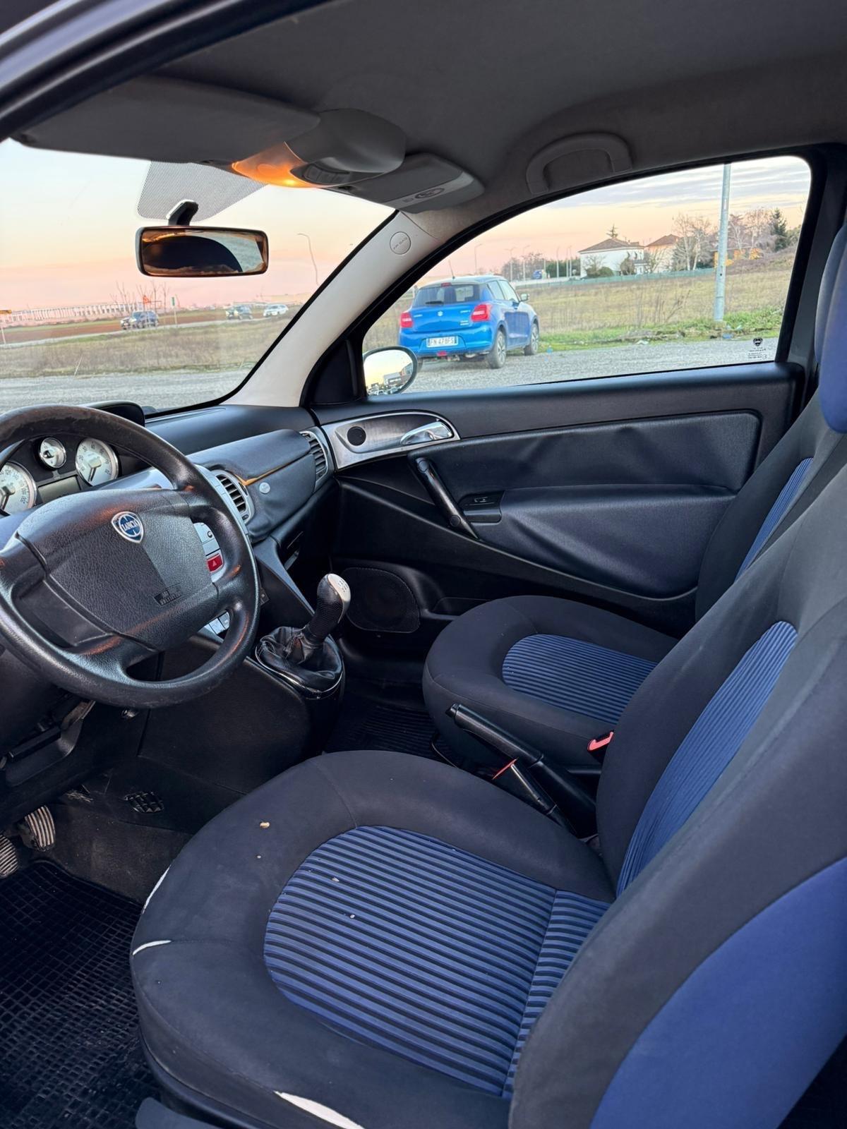 Lancia Ypsilon 1.3 MJT 75 CV Argento