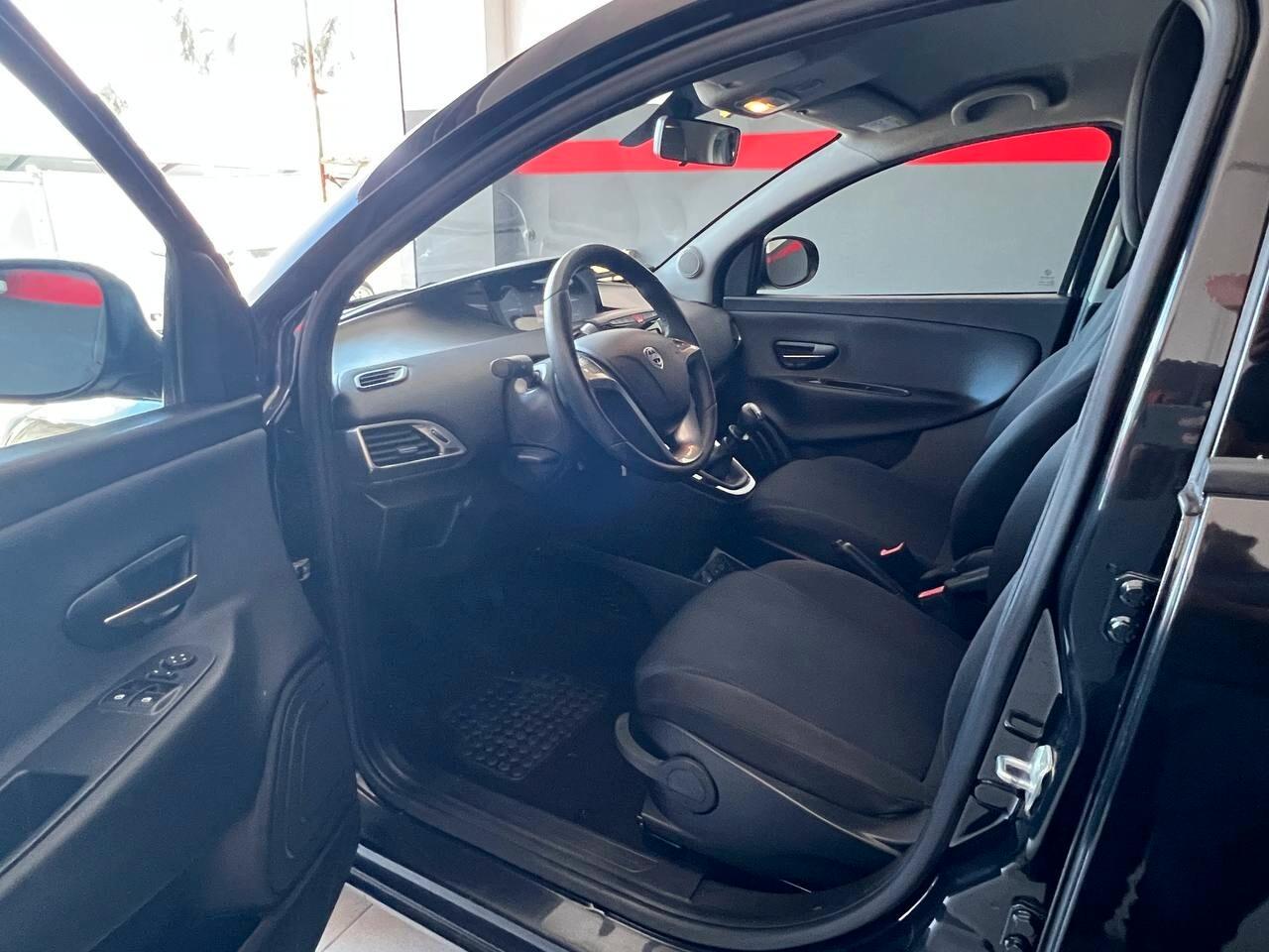 Lancia Ypsilon 1.2 69 CV 5 porte Mya