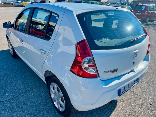 Dacia Sandero 1.2 16V - 2010