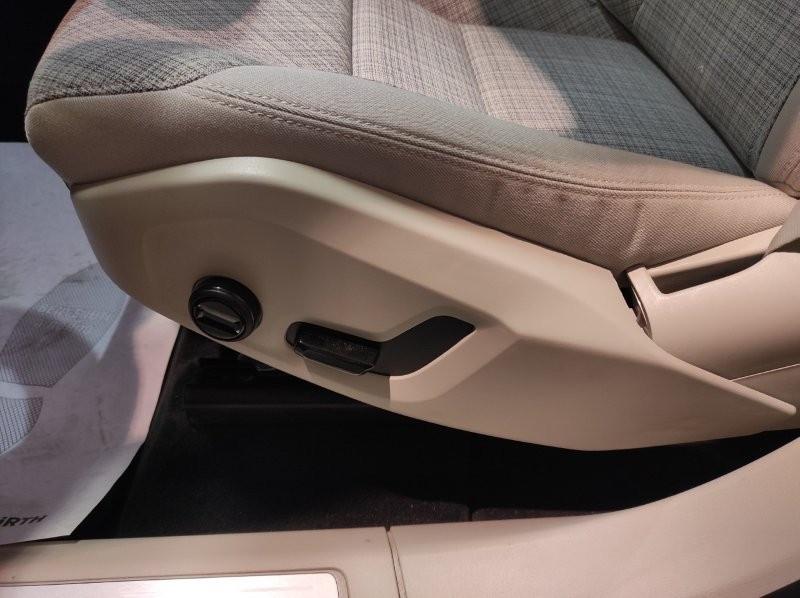 VOLVO XC60 (2017-->) - XC60 B4 (d) automatico Core
