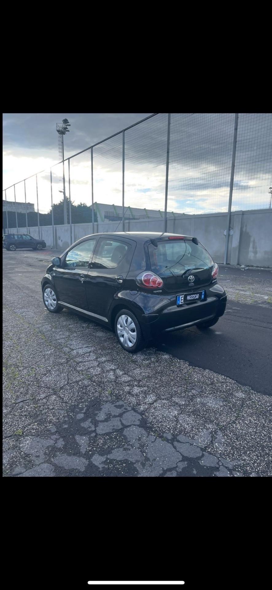 Toyota Aygo 1.0 12V VVT-i 5 porte Lounge Connect MMT