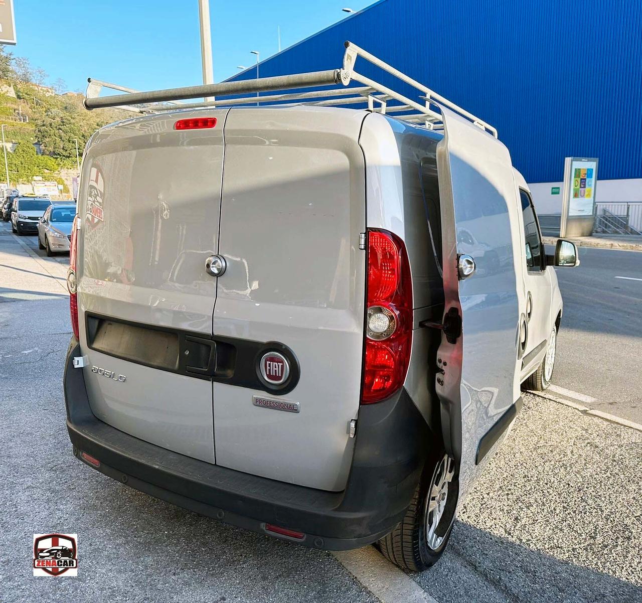 Fiat Doblo Cargo 95 CV Portapacchi e Sensori di Parcheggio Posteriori Chiusere DAKEN