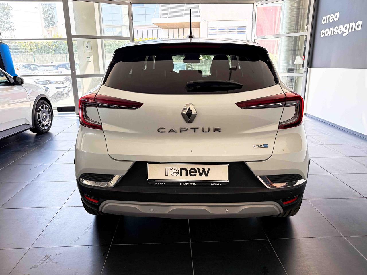 Renault Captur 1.6 e-tech hybrid intens 145cv auto