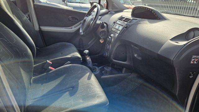 TOYOTA Yaris 1.0 5 porte Sol