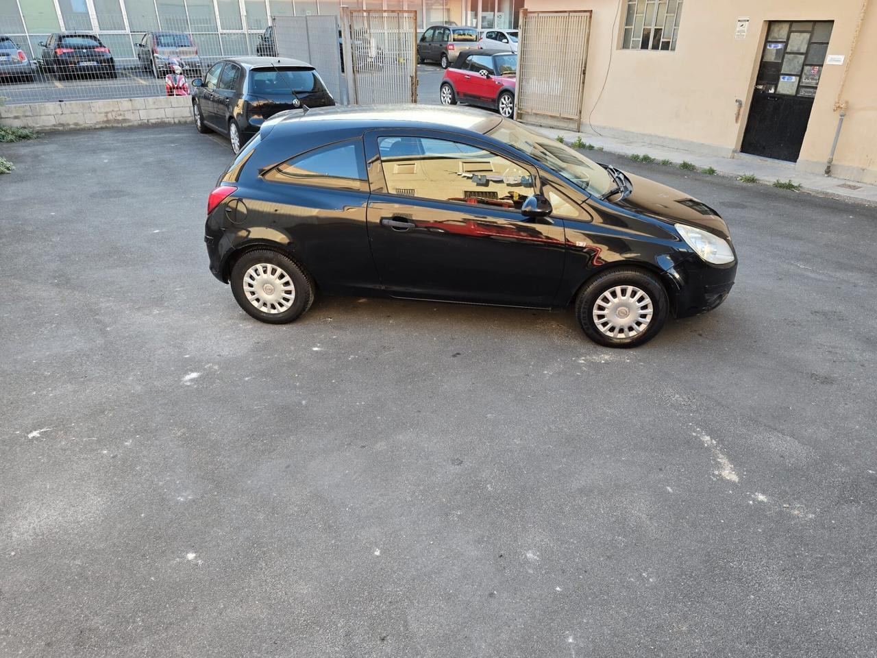 Opel Corsa 1.0 12V 3 porte Club con soli 70mila km possibilita 12 mesi garanzia