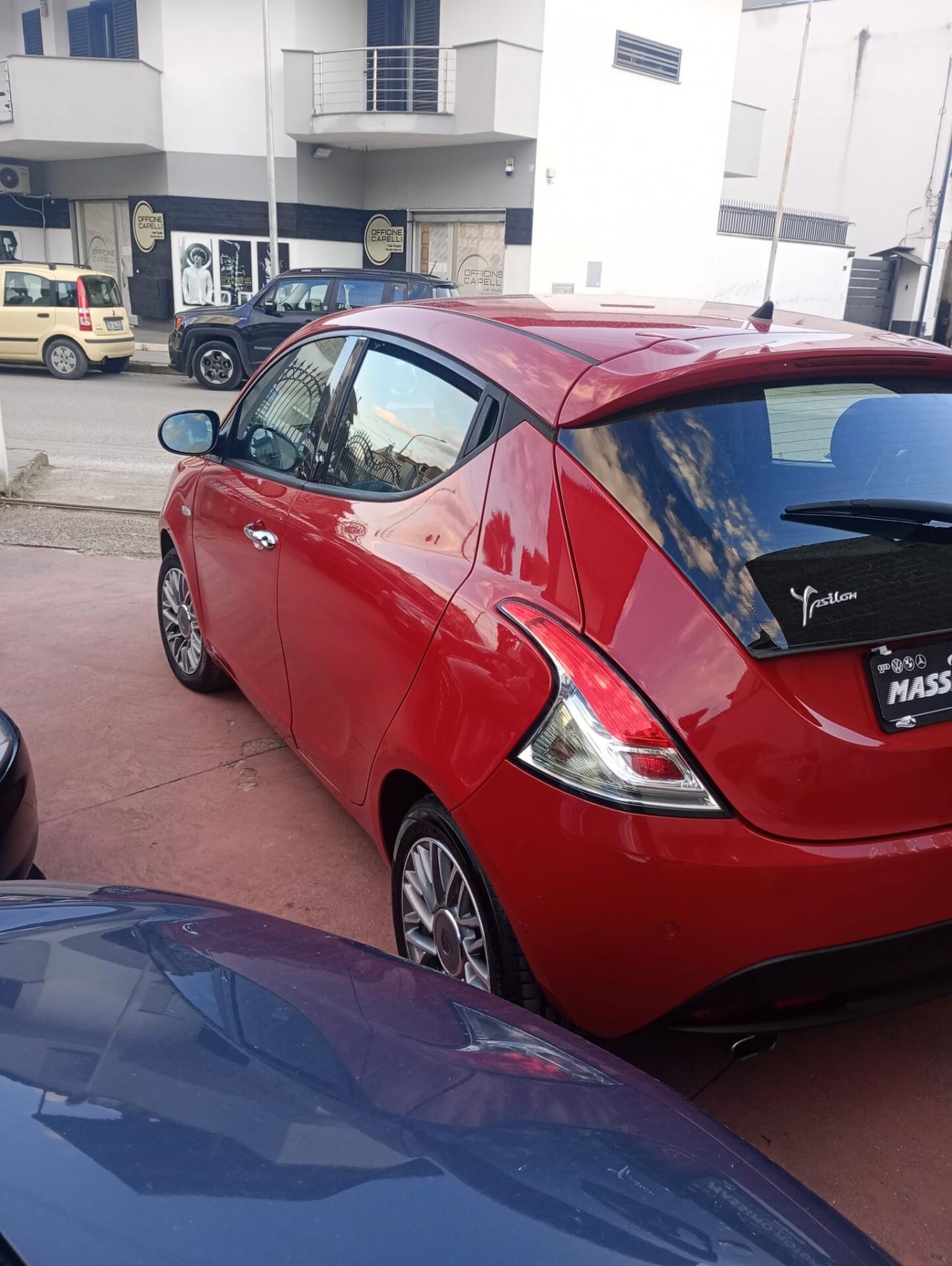 Lancia Ypsilon 1.2 69 CV 5 porte S&S Gold