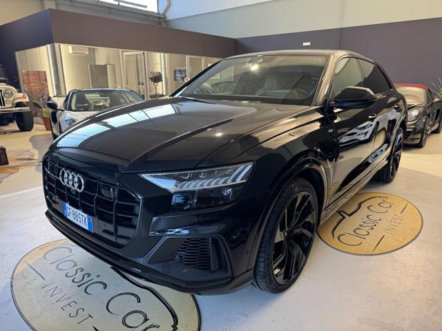 AUDI Q8 55 TFSI e quattro tiptronic S LINE