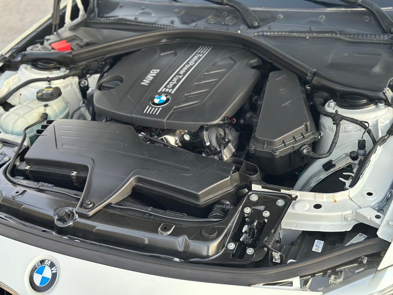 Bmw Serie 316d Touring Modern 2.0 116CV DA VETRINA