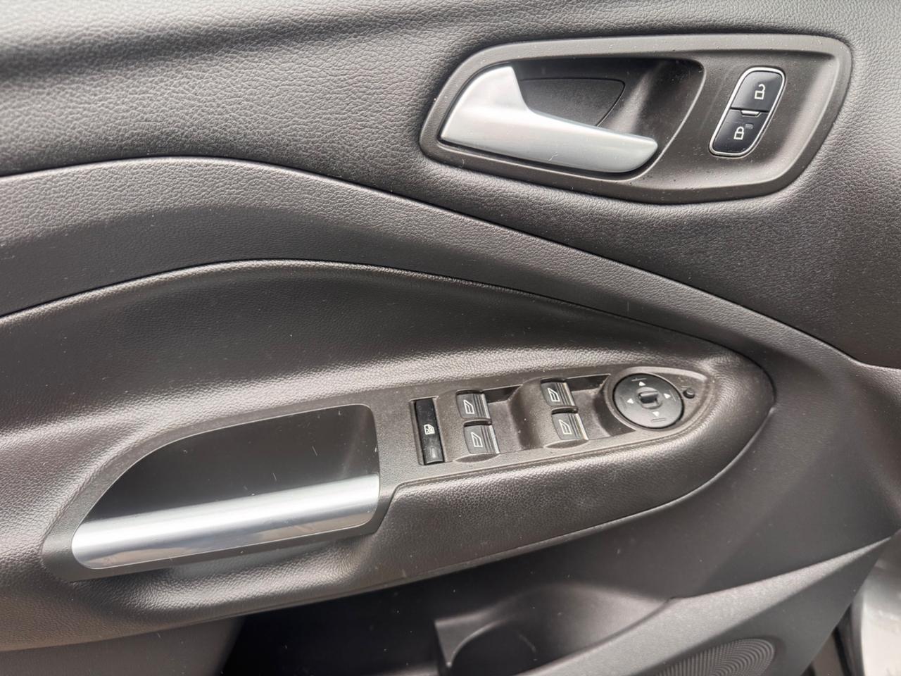 Ford Kuga 1.5 TDCI 120 CV 2WD ST-Line garanzia 12 m