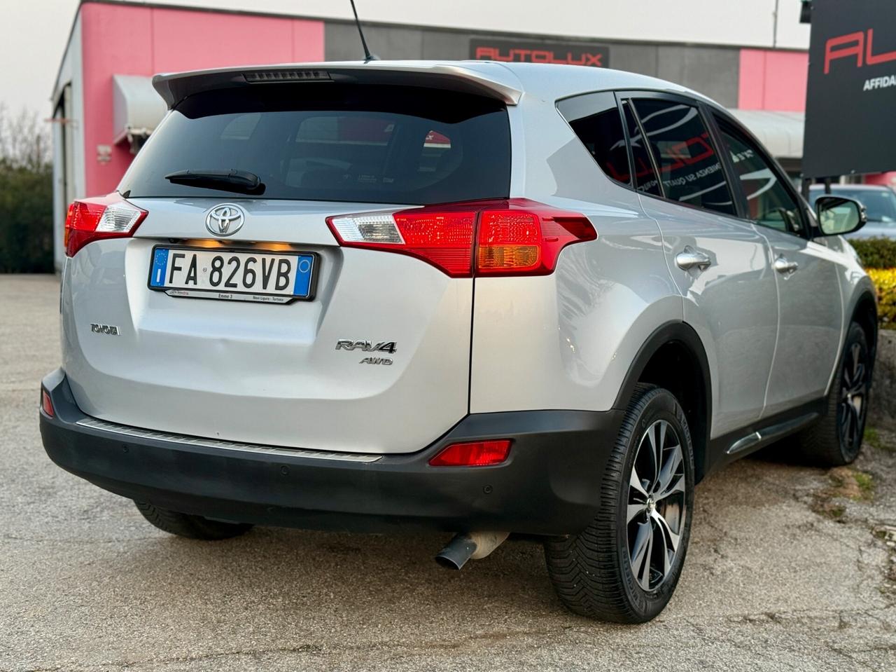 Toyota RAV 4 2.2 D-CAT A/T 4WD Lounge White Ed.