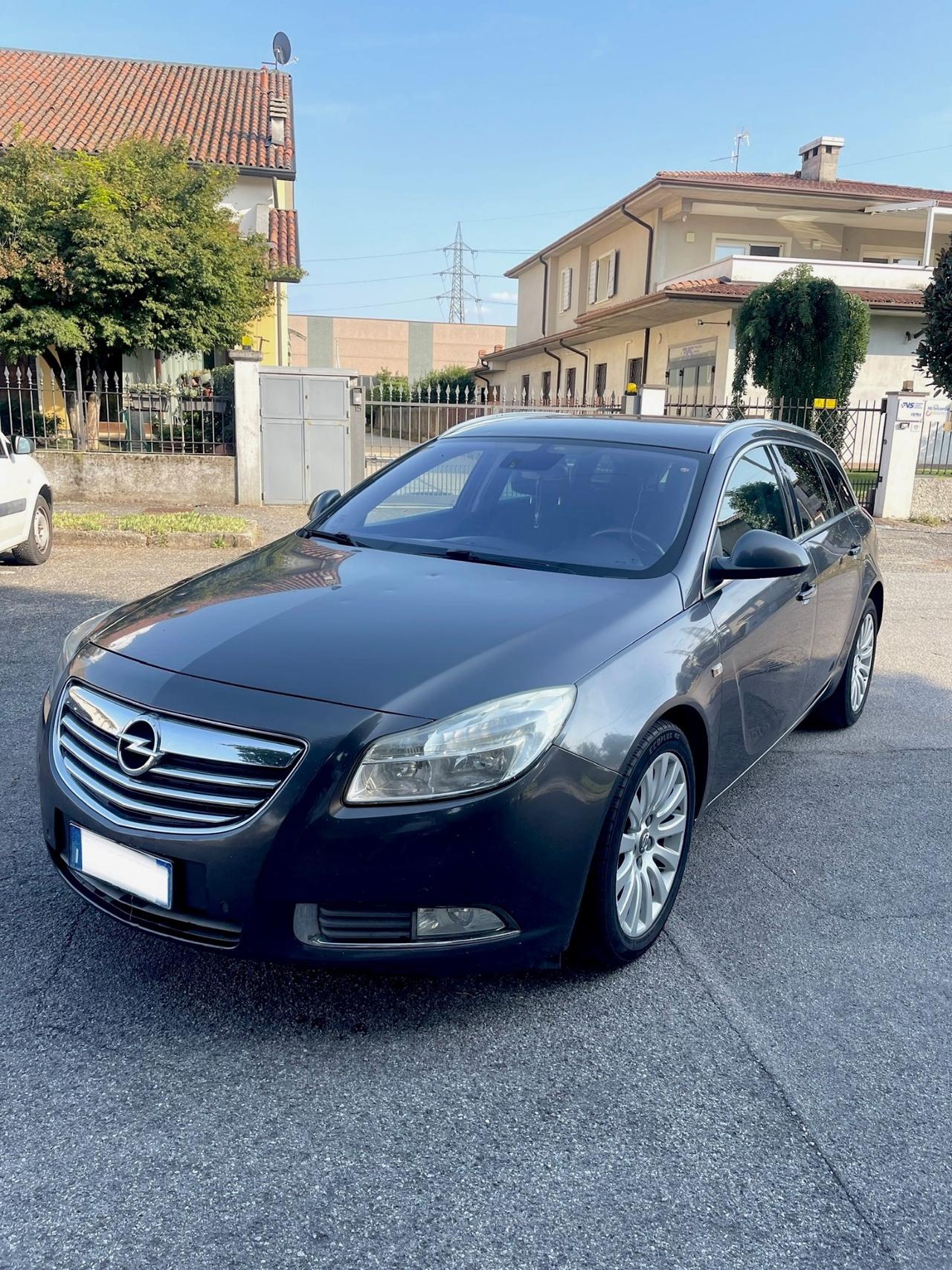 Opel Insignia 2.0 CDTI Sports Tourer Cosmo 2011