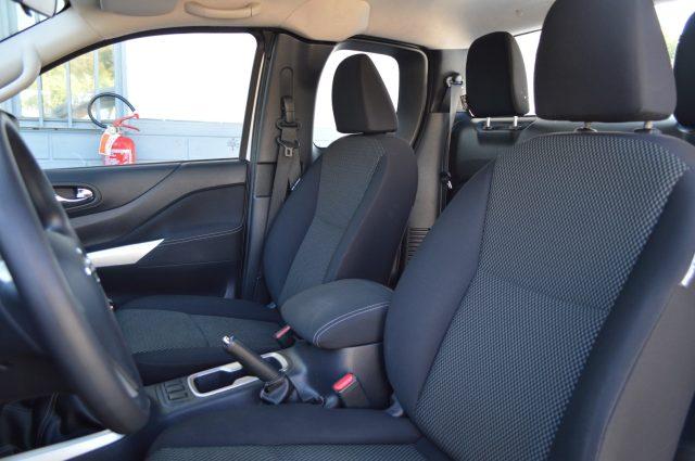 NISSAN Navara 2.3 dCi 4WD King Cab Acenta Autocarro