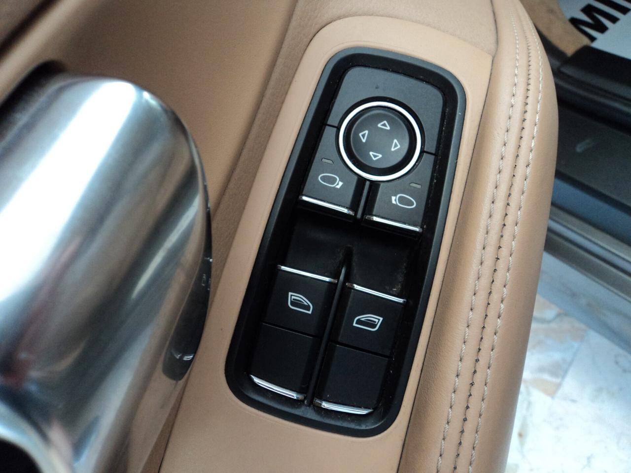 Porsche Cayman 2.7
