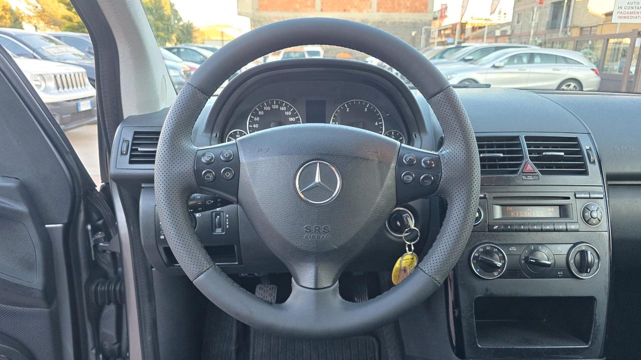 Mercedes-benz A 160 CDI BlueEFFICIENCY Avantgarde