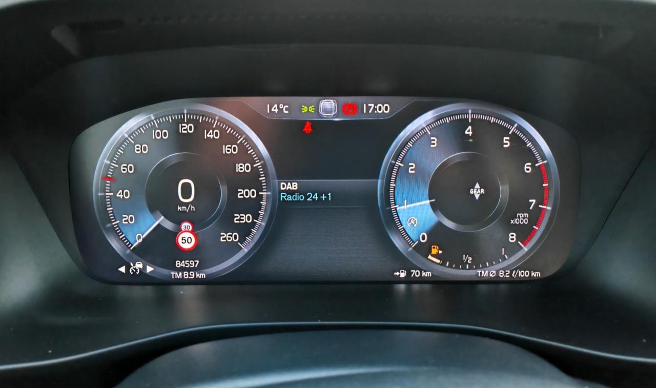 Volvo XC40 T3 Momentum Pro