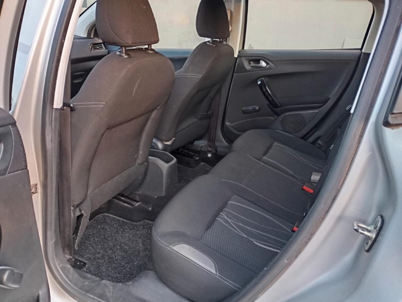 Peugeot 208 1.2 VTi 82 CV 5 porte Allure