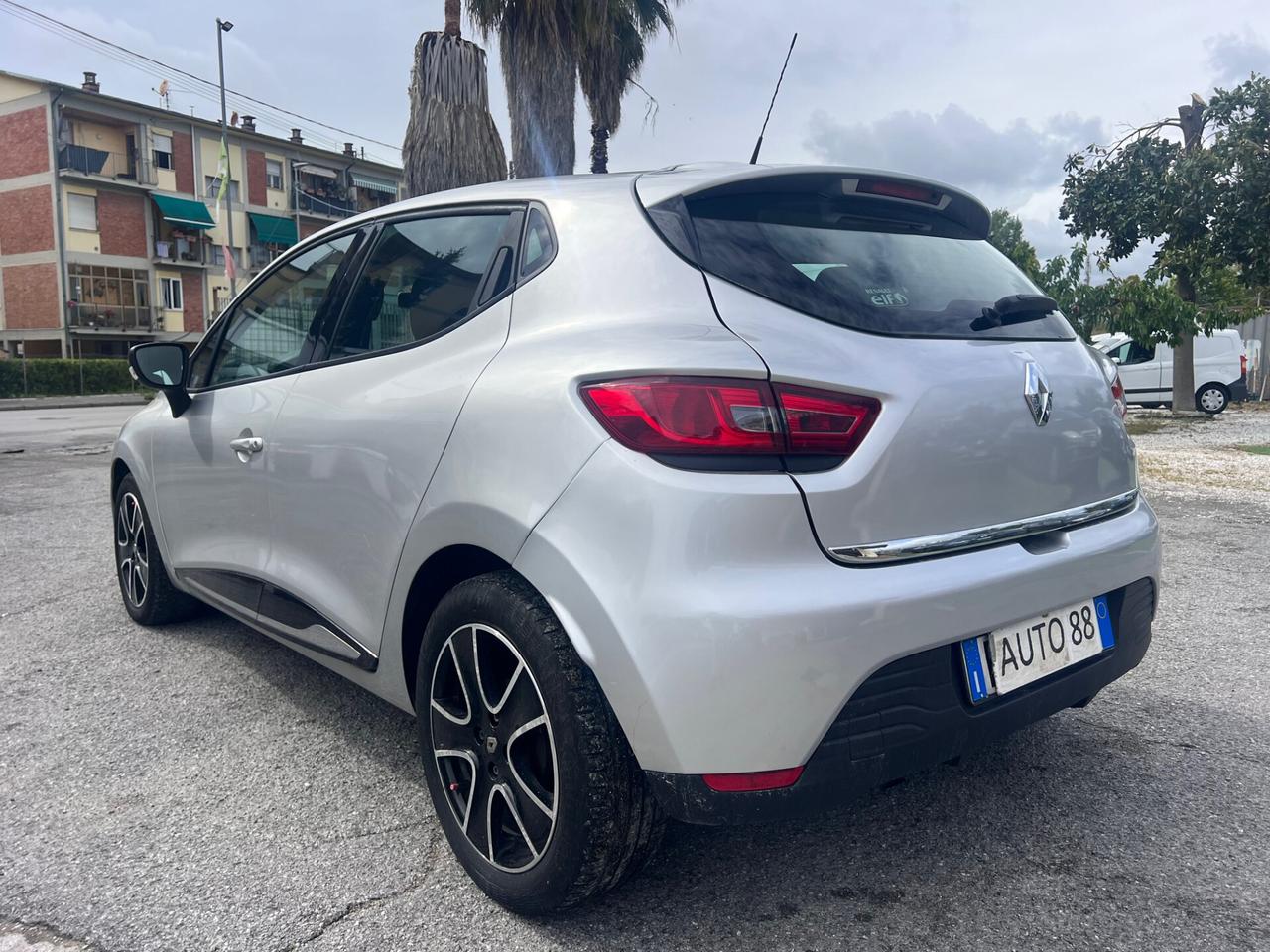Renault Clio 1.2 75CV 5 porte Costume National