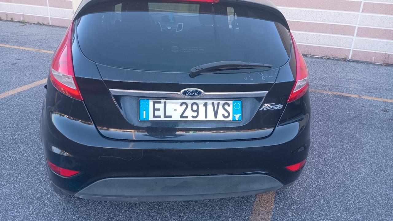 Ford Fiesta 1.4 TDCi 70CV 5 porte Titanium