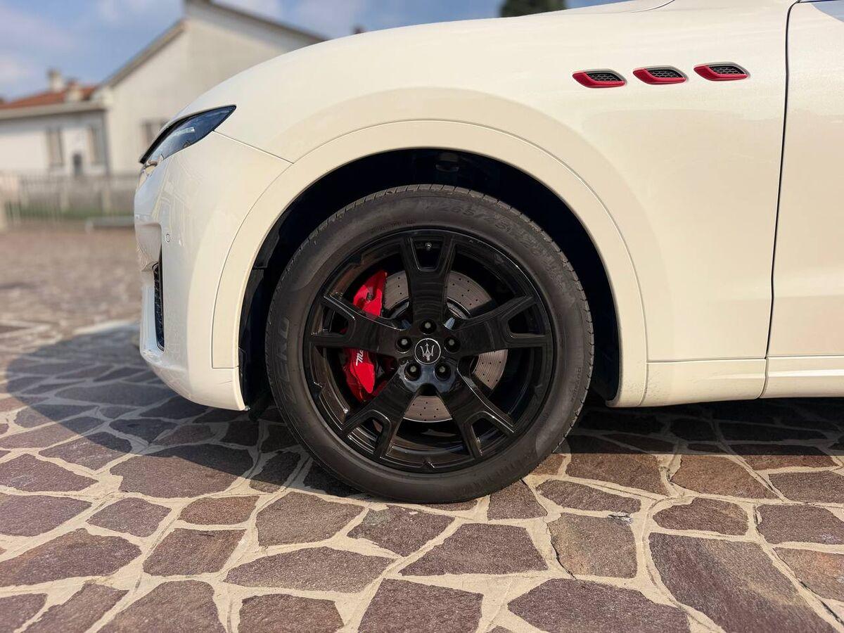 Maserati Levante 3.0 V6 Modena 350cv auto