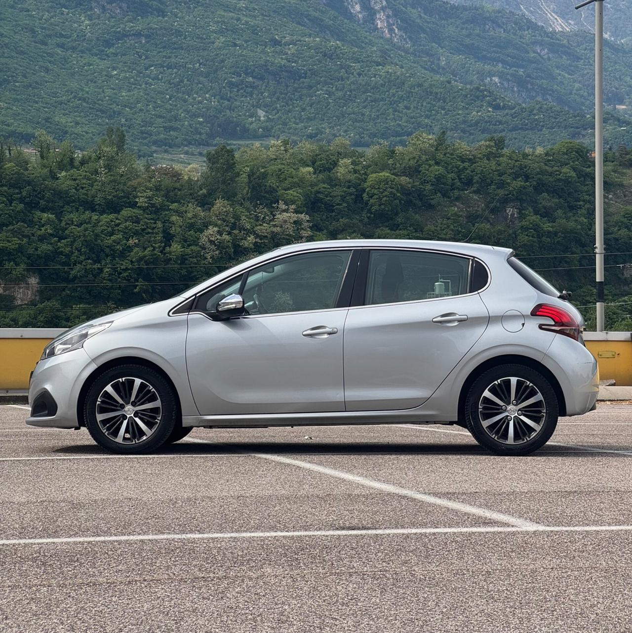 Peugeot 208 BlueHDi 5p Allure Neopatentati 2017
