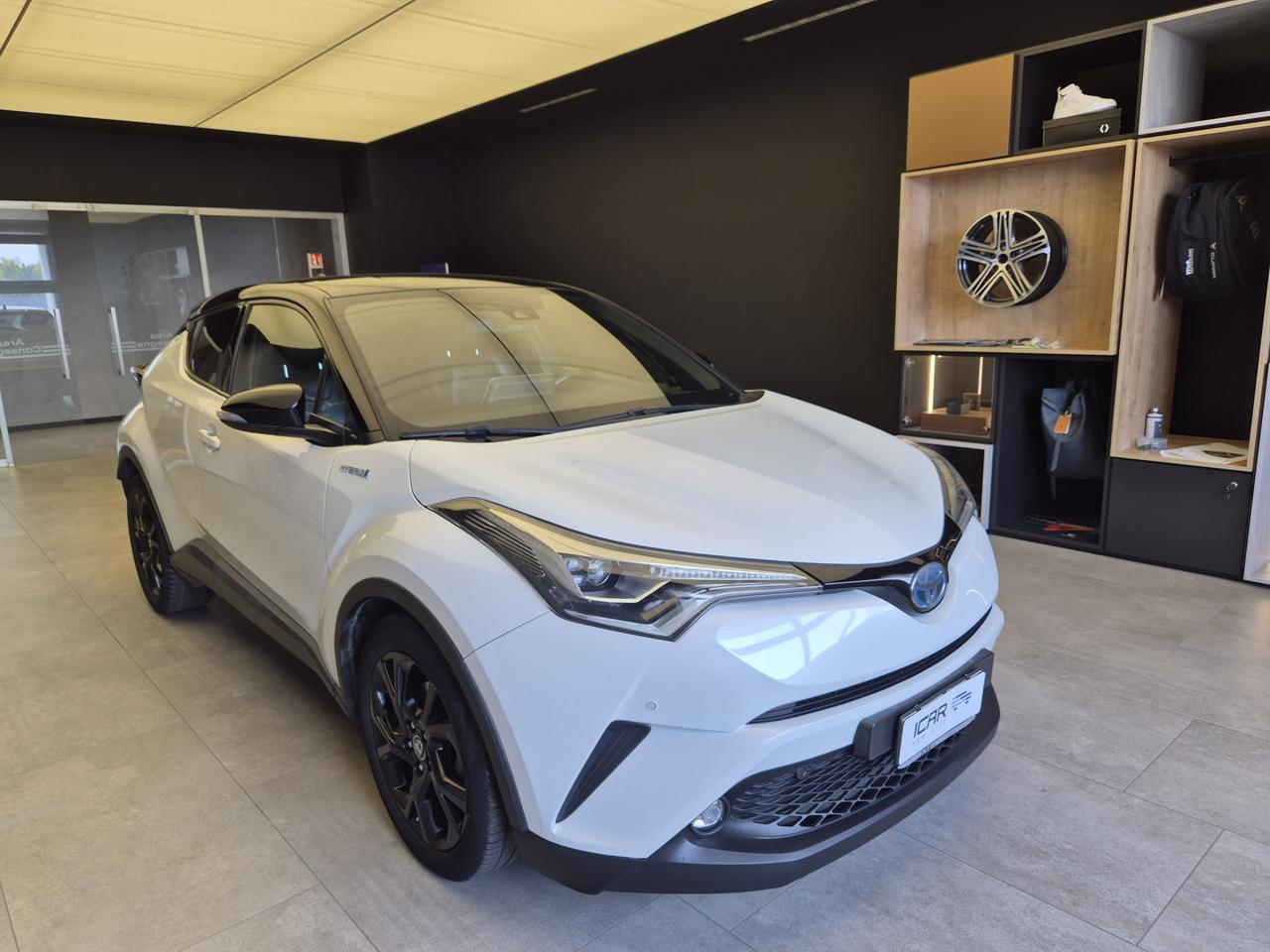 TOYOTA C-HR I - C-HR 1.8h Lounge 2wd e-cvt my18