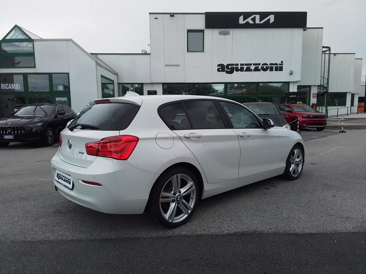 Bmw 118i 5p. Advantage