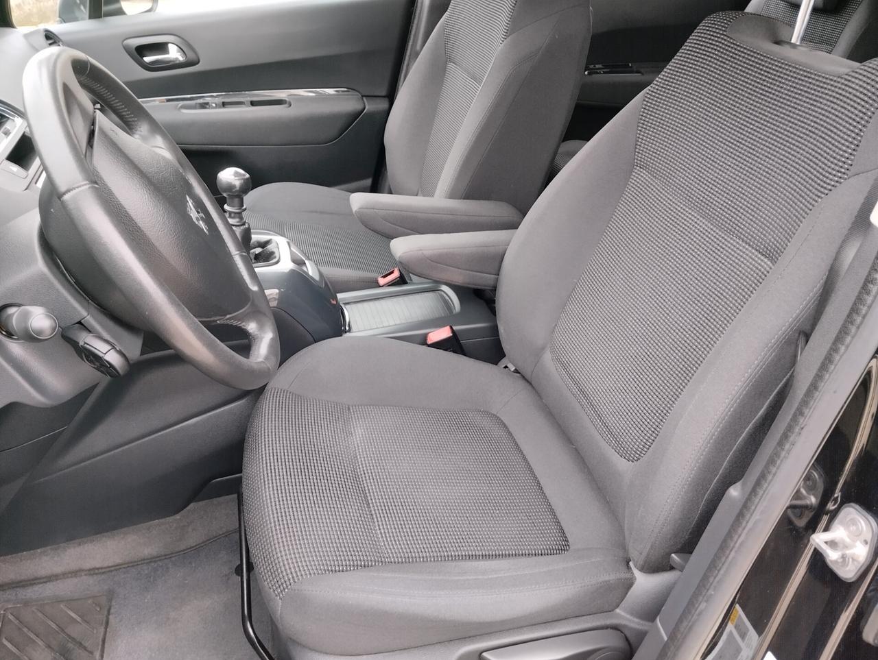 Peugeot 5008 e-HDi 115 S&S ACTIVE 7 POSTI