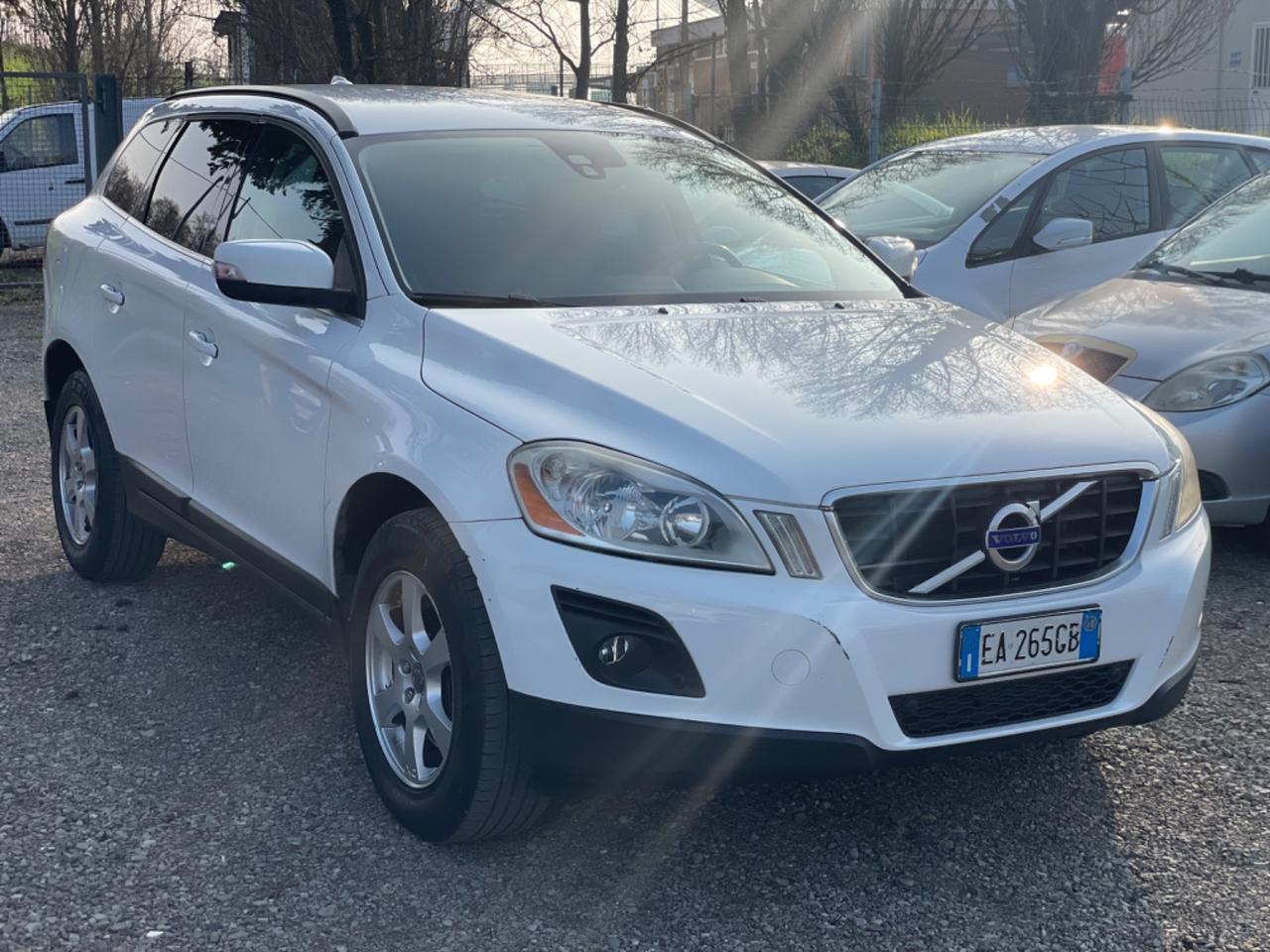Volvo XC 60 XC60 2.4 D 175 CV FWD DRIVe Momentum