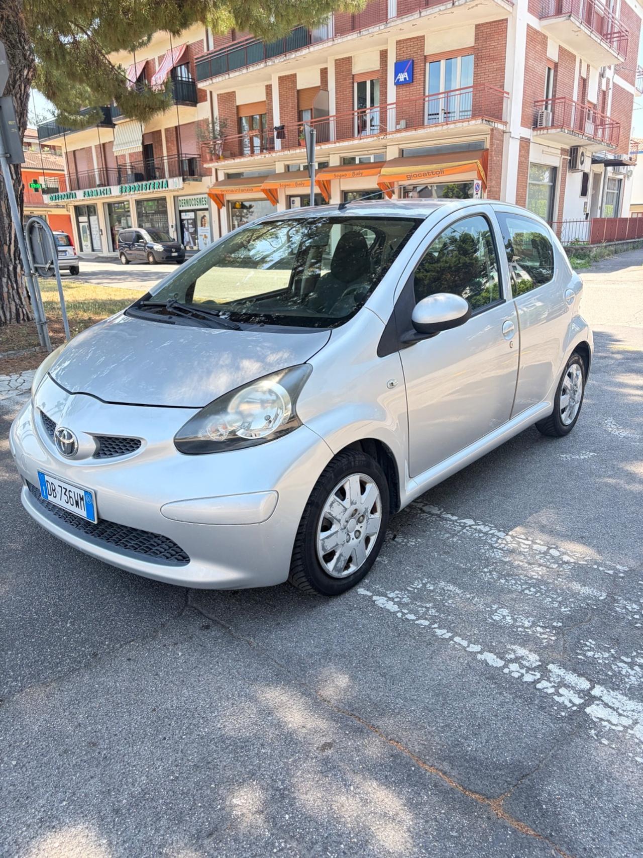 Toyota Aygo 1.0 12V VVT-i 5 porte NEOPATENTATI