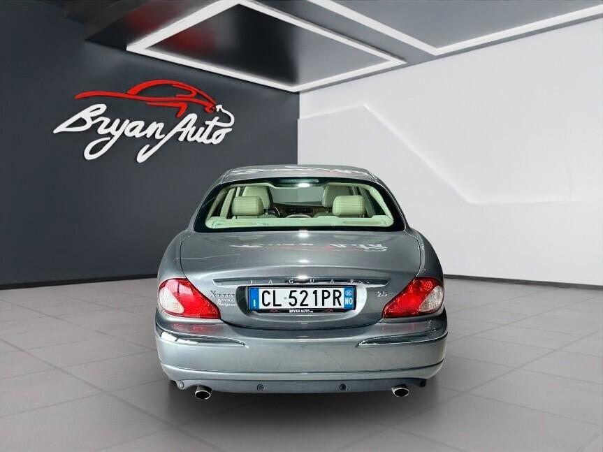 Jaguar X-Type 2.5 V6 24V cat Executive