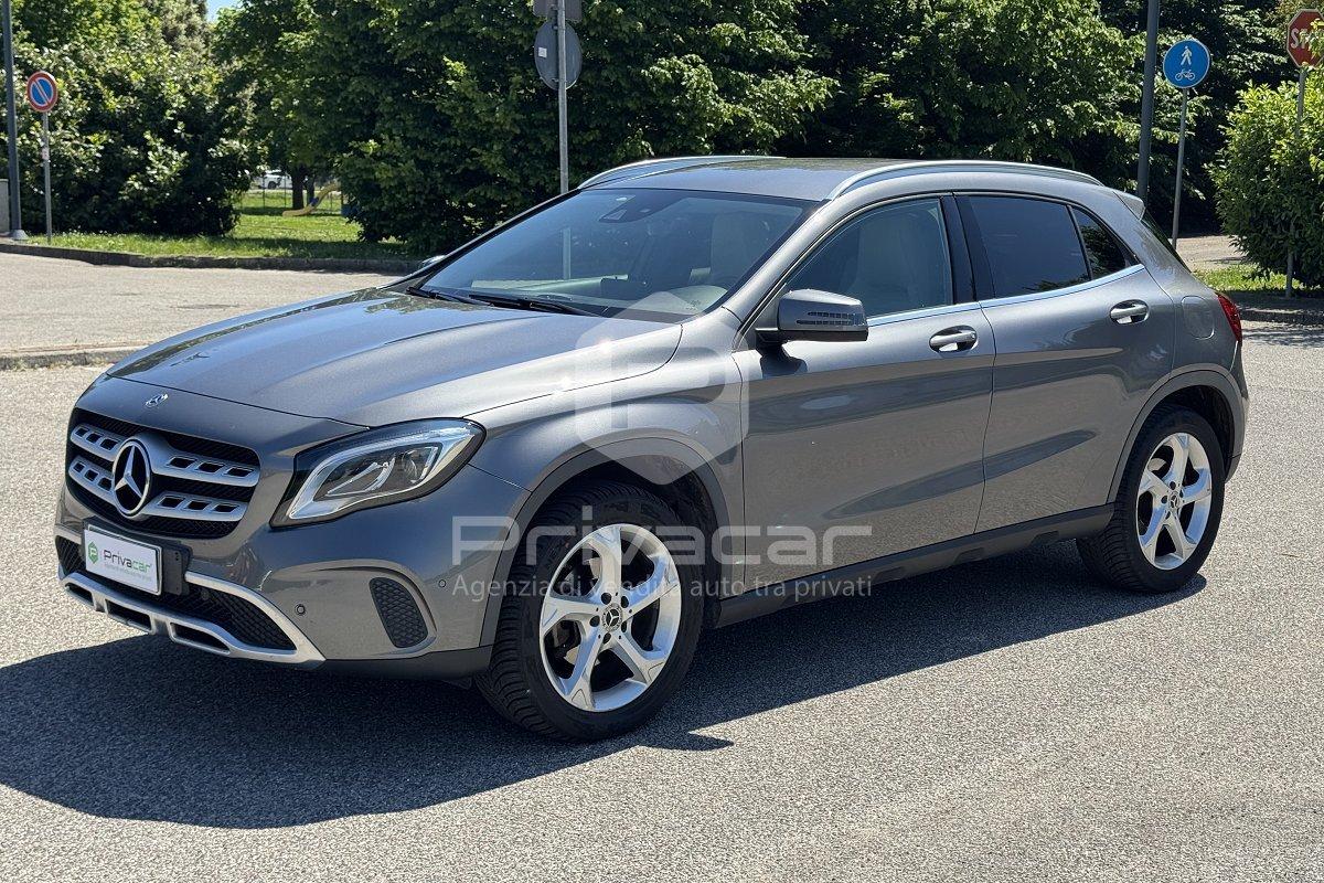 MERCEDES GLA 200 d Business