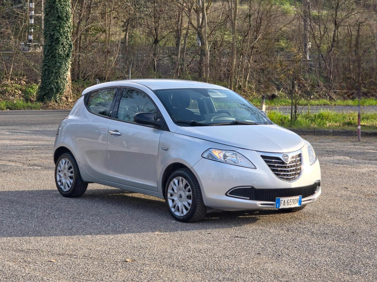 Lancia Ypsilon 1.2 69 CV 5 porte Elefantino 2015-E6 Manuale NEO