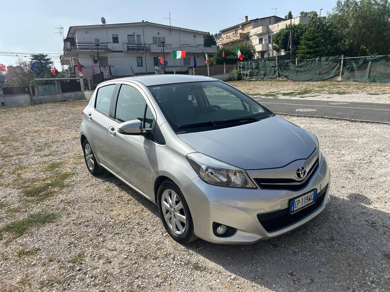 Toyota Yaris 1.4 D-4D 5 porte Lounge M-MT