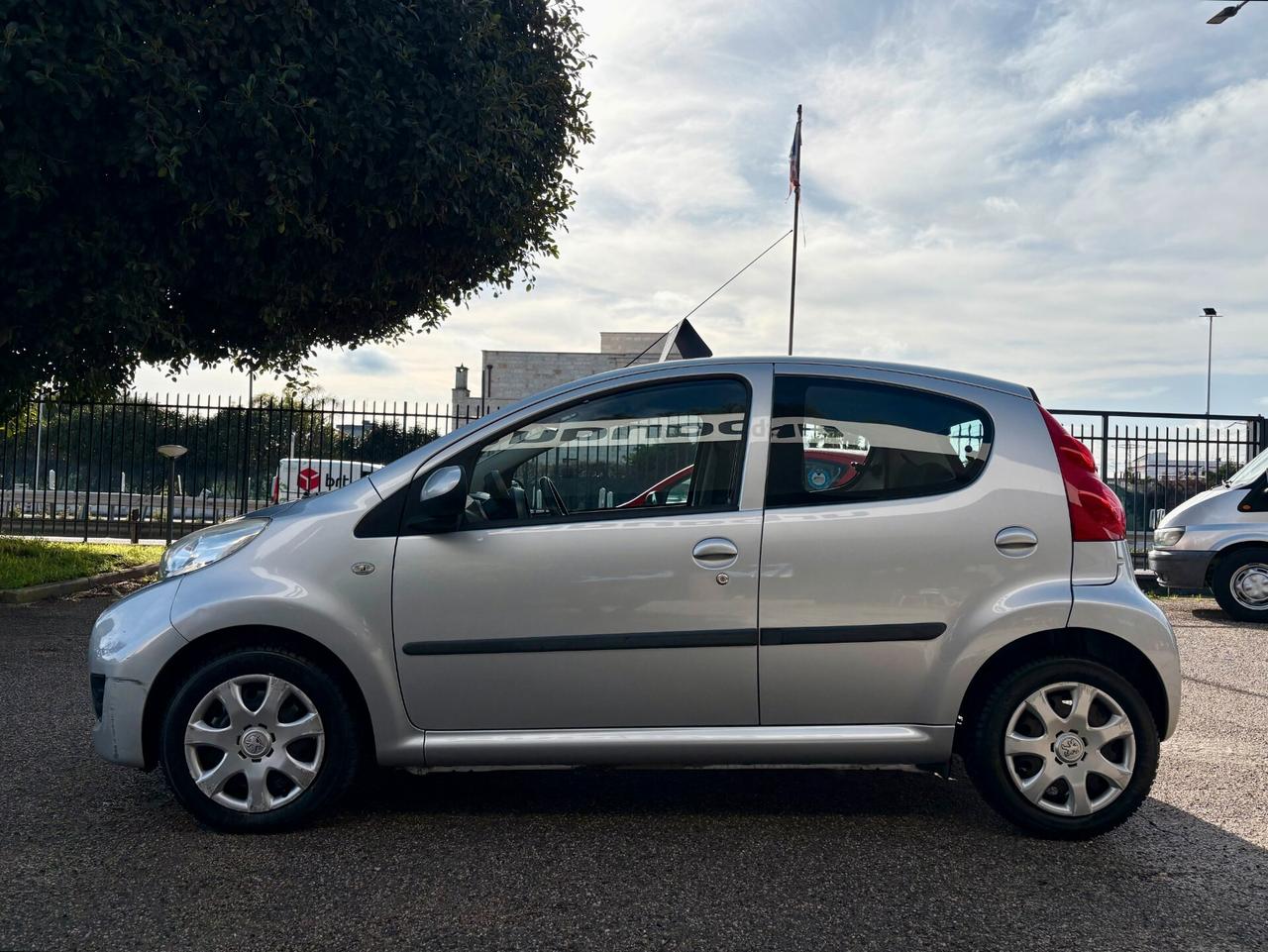 Peugeot 107 1.0 68CV 5p. Desir