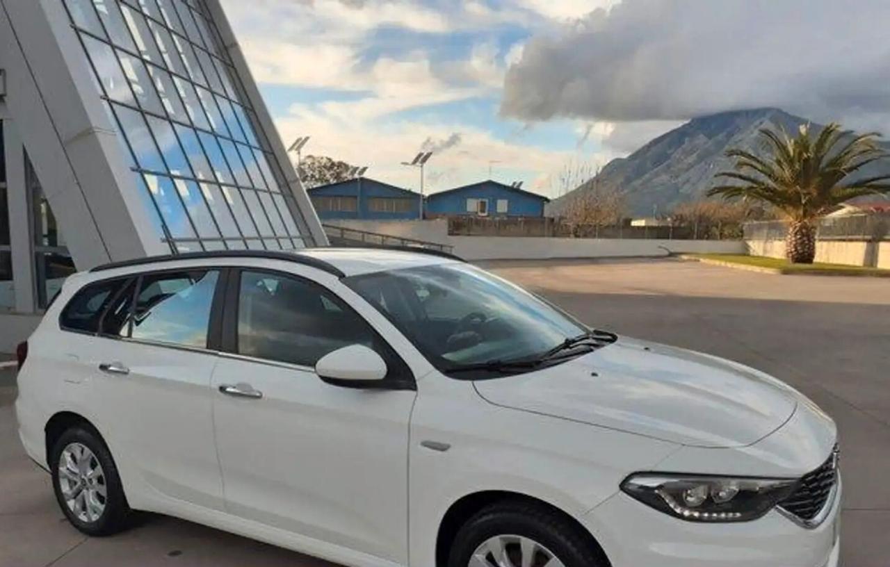 Fiat Tipo 1.3 Mjt Sw Lounge navig led 2021