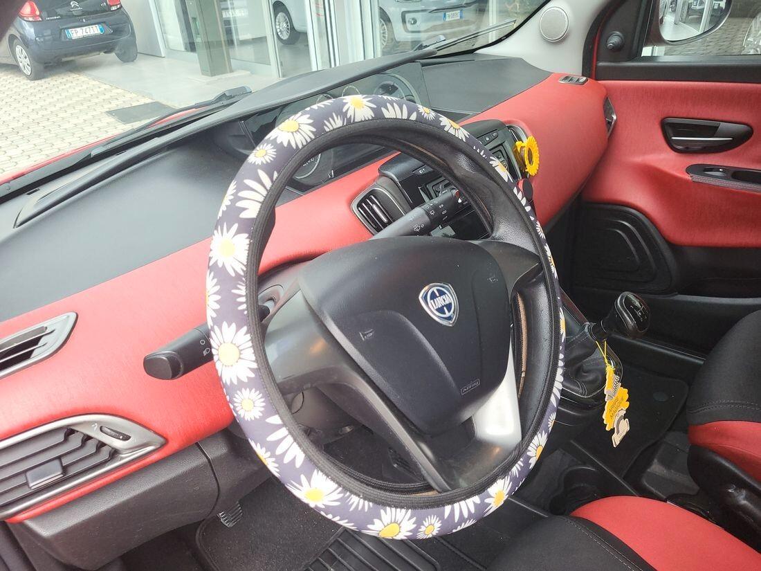 Lancia Ypsilon 1.3 MJT 16V 95 CV 5 PORTE