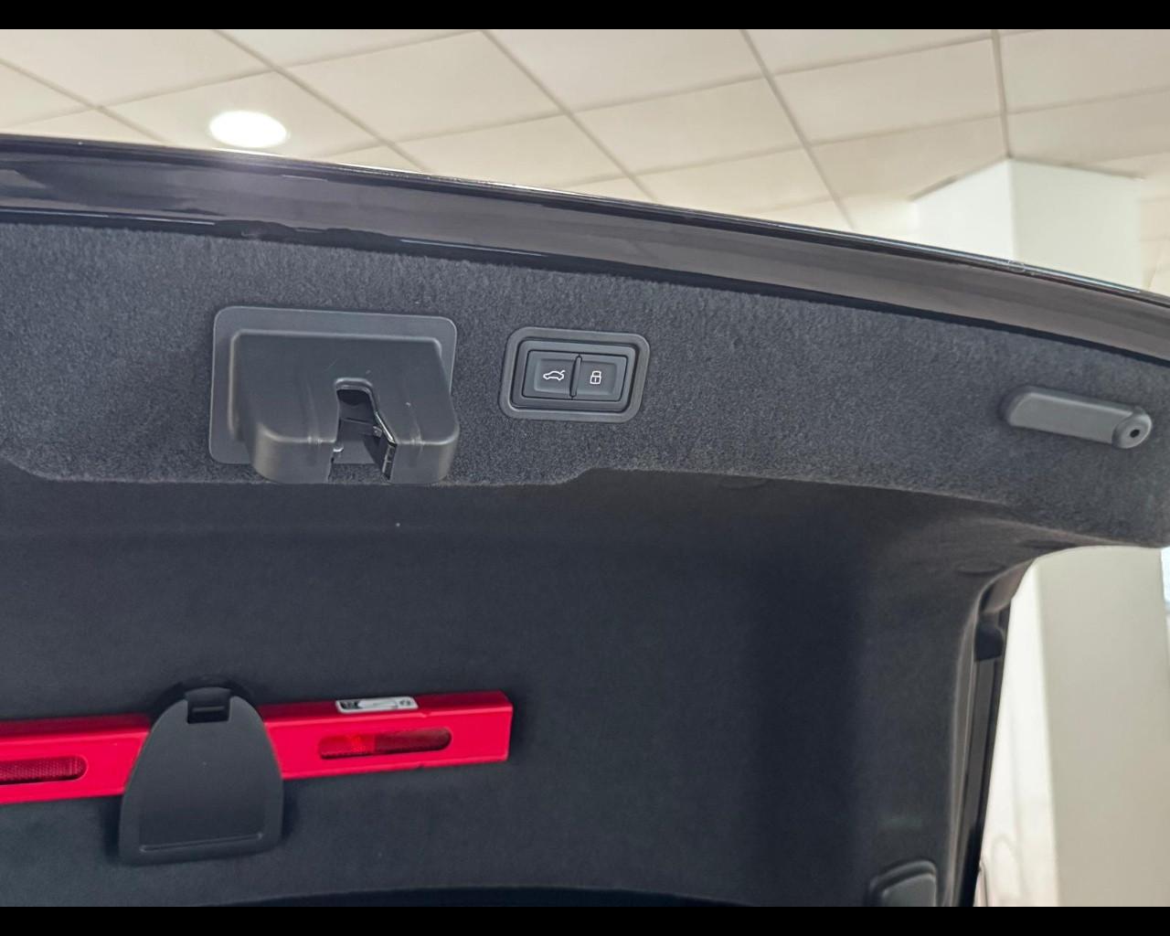 AUDI Audi A8 50 TDI quattro 210(286) kW(CV) tiptronic